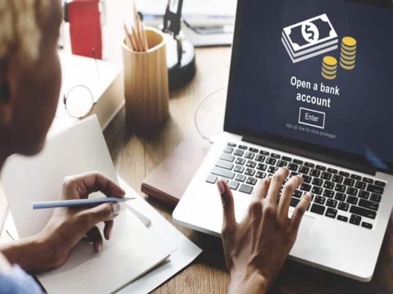 افتتاح حساب بانکی در کانادا